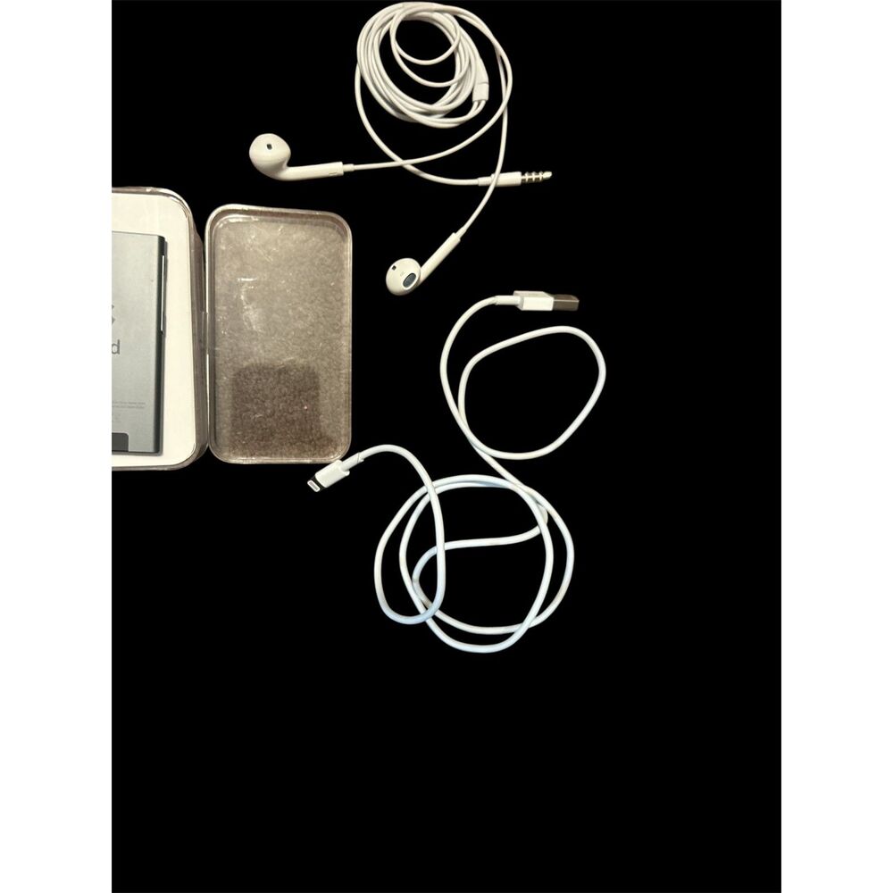 Apple iPod  Nano Spec 6th  Generation Model Squar Shape with a 1.54 screen 16